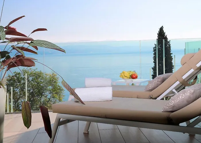 Opatija Deluxe Apartment With Swimming Pool