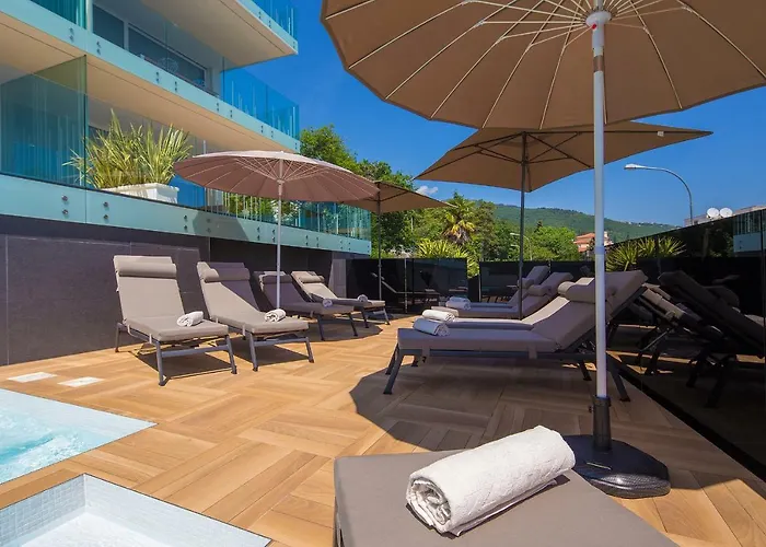 Opatija Deluxe Apartment With Swimming Pool