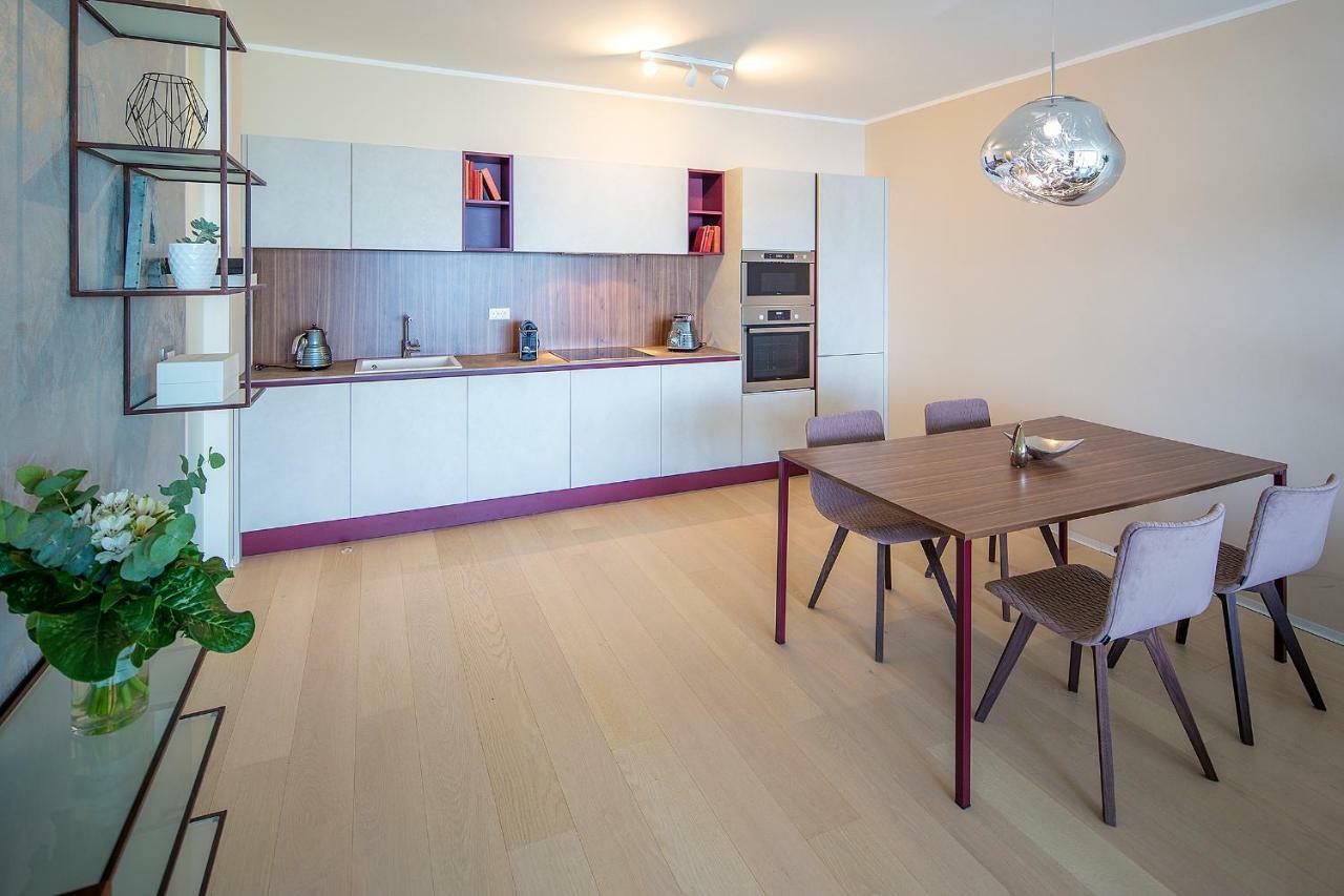 Apartment Deluxe With Swimming Pool