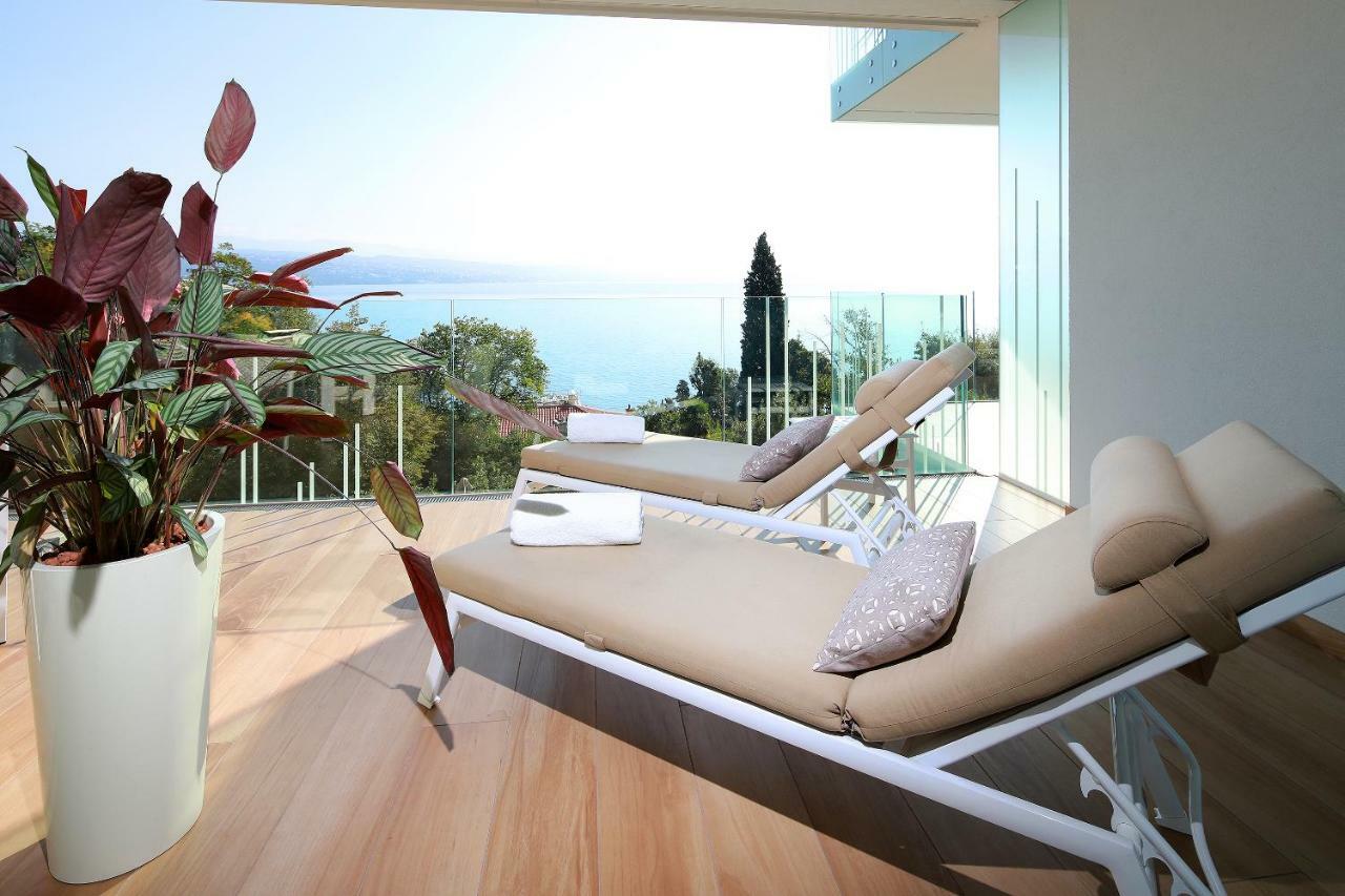 Deluxe With Swimming Pool *
