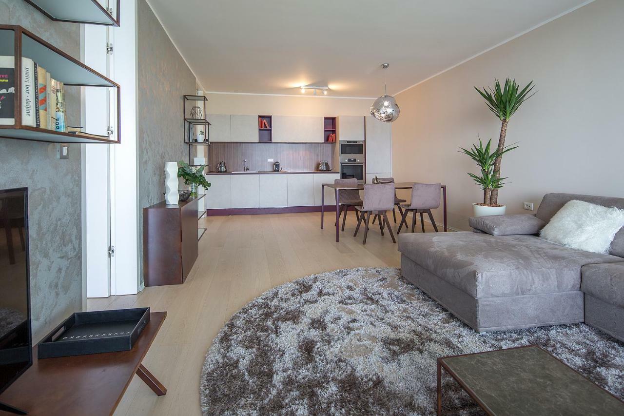 Apartment Deluxe With Swimming Pool *