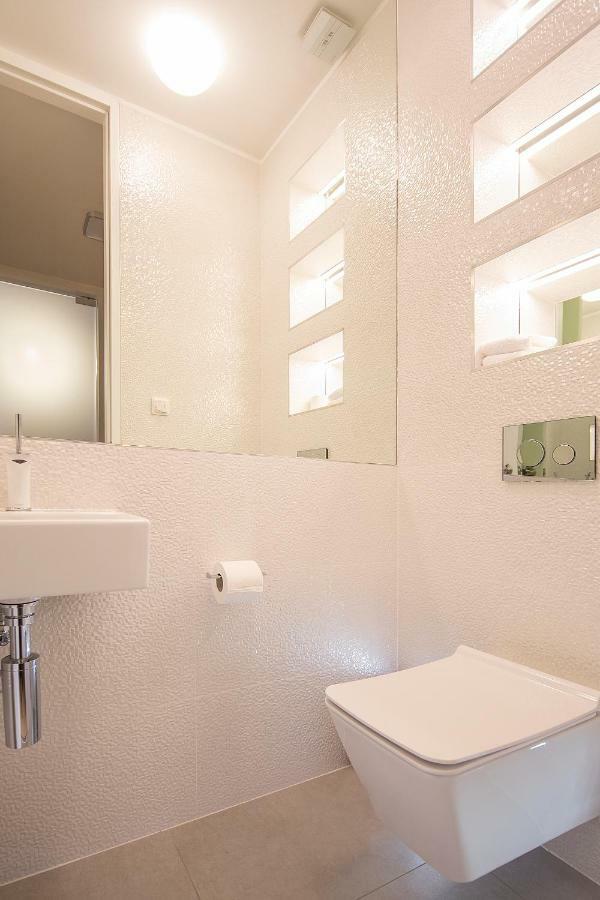 Deluxe With Swimming Pool *