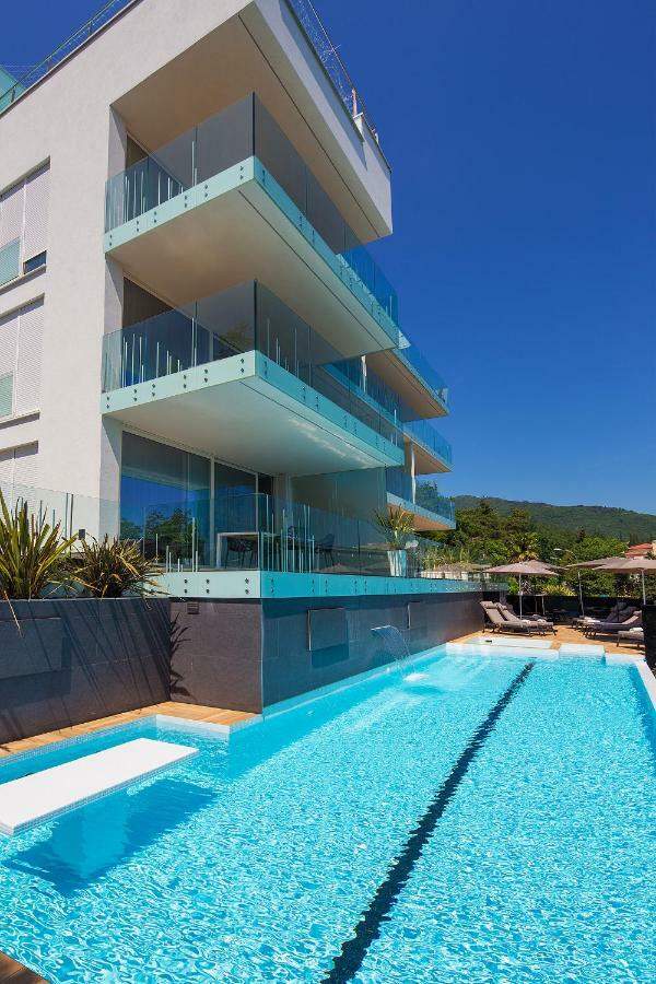 Deluxe With Swimming Pool Apartment Opatija